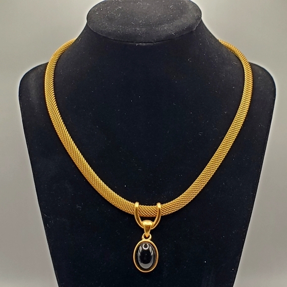 Vintage Gold and Black Mesh Necklace with Teardrop Pendant - Picture 2 of 6